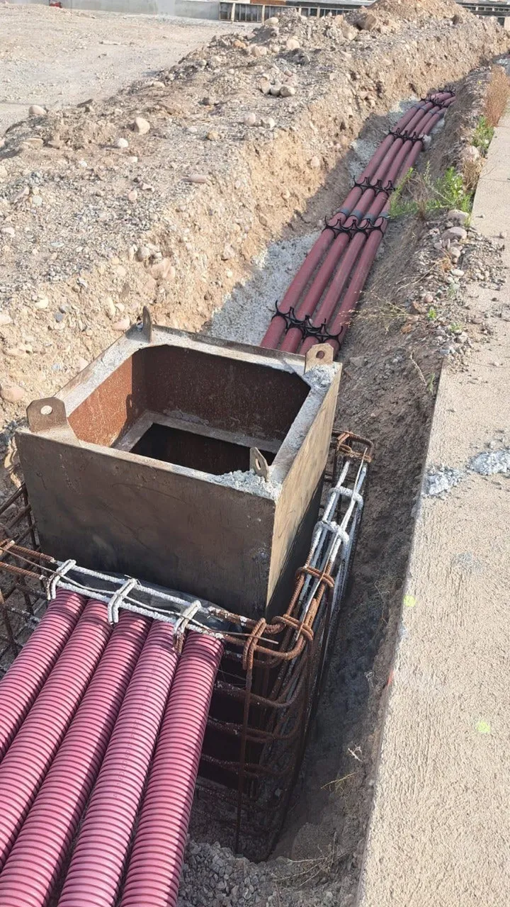 Arqueta de registro con entrada de tubos