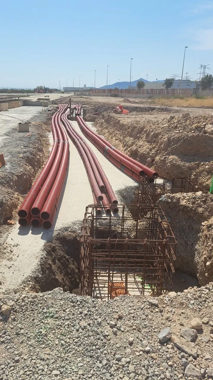 Tubos de gran diámetro y arqueta ferrallada