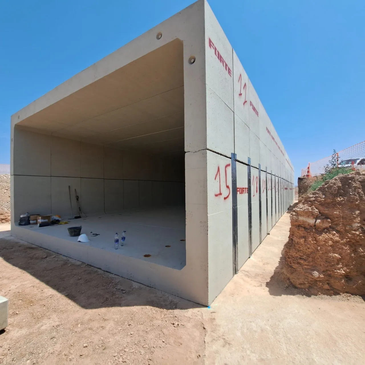 Galería de marcos prefabricados montada